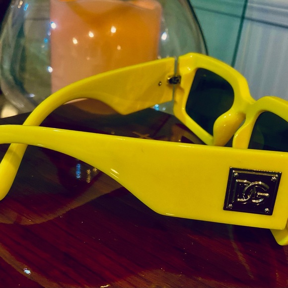 Dolce & Gabbana Yellow Sunglasses👀🥳🥳❌❌ - Picture 6 of 6